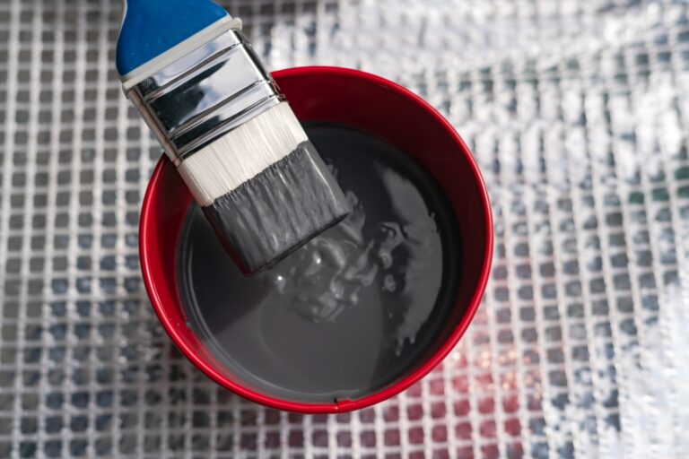 Jak przygotować powierzchnię przed malowaniem farbami poliuretanowymi?