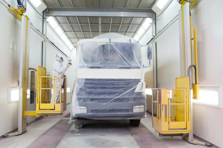 Malowanie pojazdów użytkowych i ciężarowych – odporność na ścieranie.